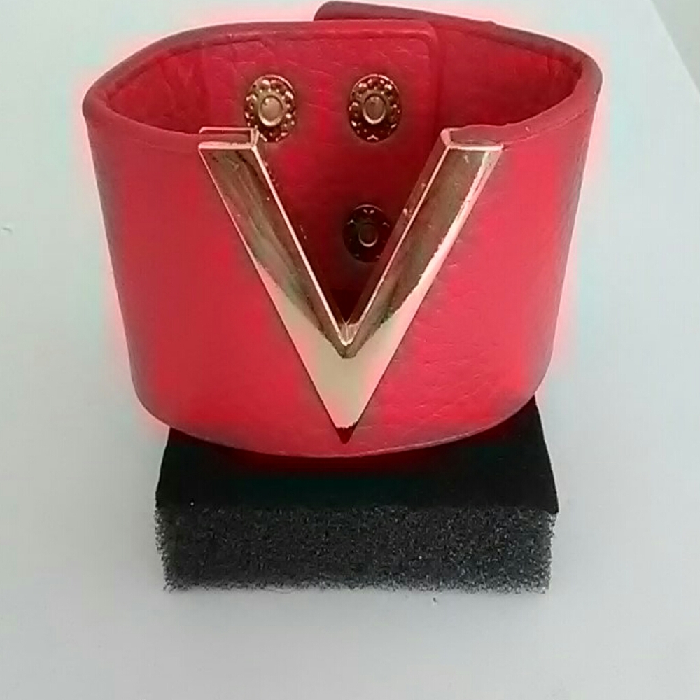 Letter v leather band bracelet